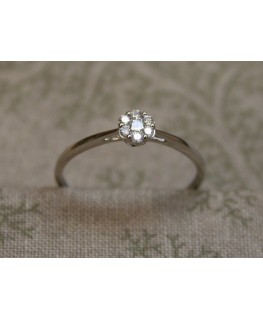 WHITE GOLD RING WITH 7 DIAMONDS