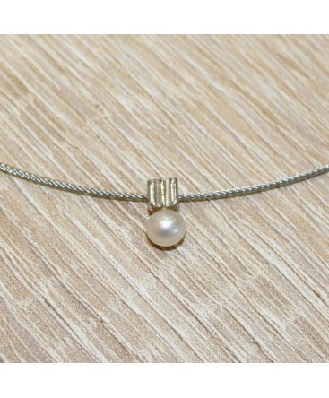 WHITE GOLD PENDANT WITH PEARL