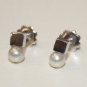 SQUARED WHITE GOLD EARRINGS WITH CULTURED PEARLS
