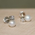 ARIOR EARRINGS WITH DIAMONDS AND PEARLS