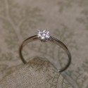 WHITE GOLD RING WITH 7 DIAMONDS