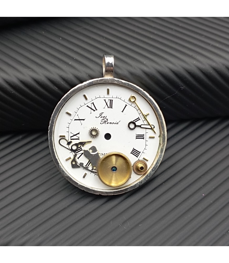 Colgantes reciclados con esferas de relojes